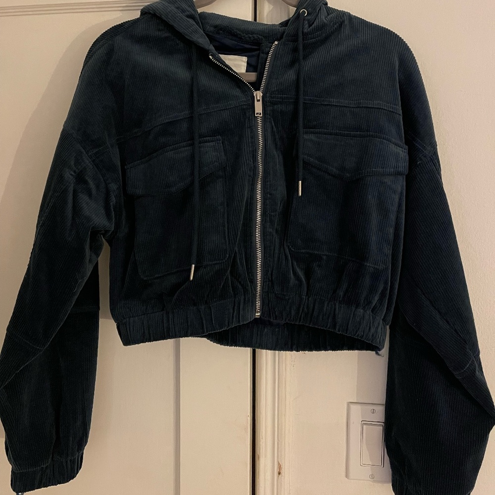 Avec Les Filles Hooded Cropped Corduroy Jacket in Mineral Blue